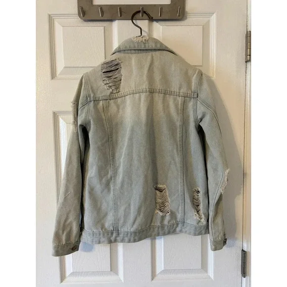 THREAD & SUPPLY Lightwash Distressed Denim
Jacket sz small - Picture 9 of 11